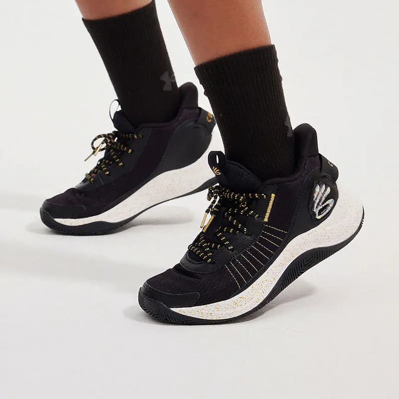 Under Armour Curry 3Z7 Uşaq Basketbol Ayaqqabısı 23