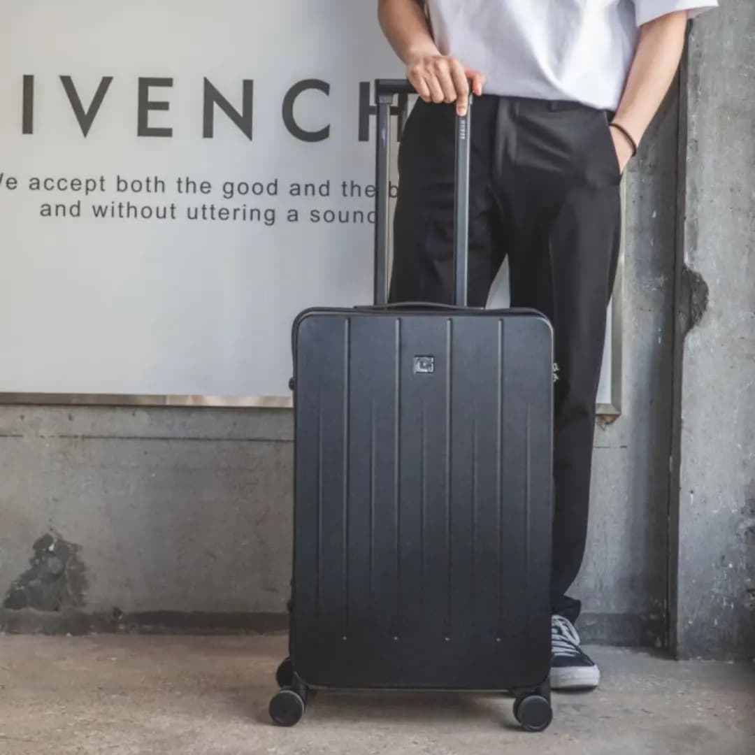 GUESS Large Capacity Durable Luggage 8 Silent Spinner Wheels PC+ABS Suitcase 20" 24" Unisex Cream/Black 14