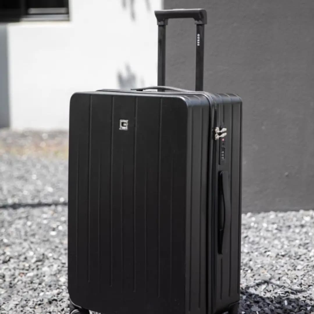 GUESS Large Capacity Durable Luggage 8 Silent Spinner Wheels PC+ABS Suitcase 20" 24" Unisex Cream/Black 15