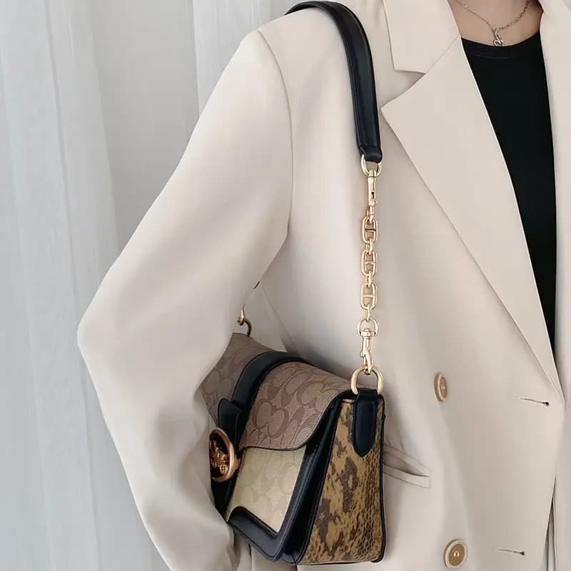 Lan Bao Fan Metal Alloy Bag Accessory Women's Gold tone 9