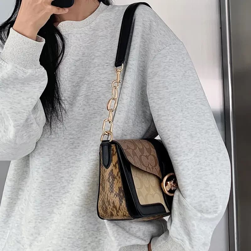 Lan Bao Fan Metal Alloy Bag Accessory Women's Gold tone 10