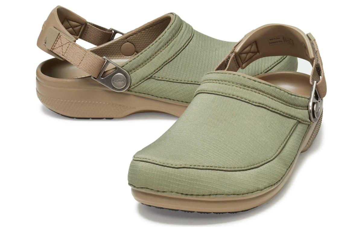 Crocs Classic Clog Museum Of Peace And Quiet Xaki 3