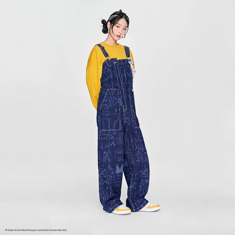 Lee X Basquiat Collaboration SS24 Asymmetrical Front Bib Design All-Over Print Overalls Women's Clear Wash 6