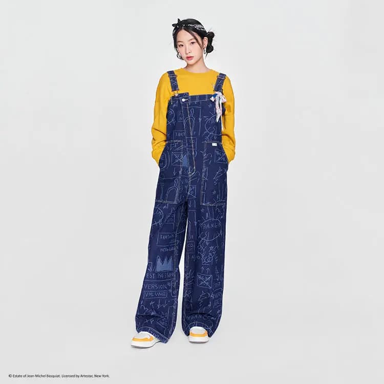 Lee X Basquiat Collaboration SS24 Asymmetrical Front Bib Design All-Over Print Overalls Women's Clear Wash 5