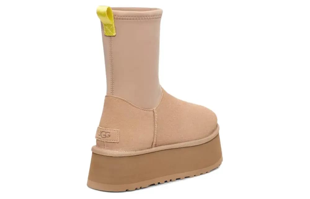 UGG Classic Dipper Boot Sand Women's 4