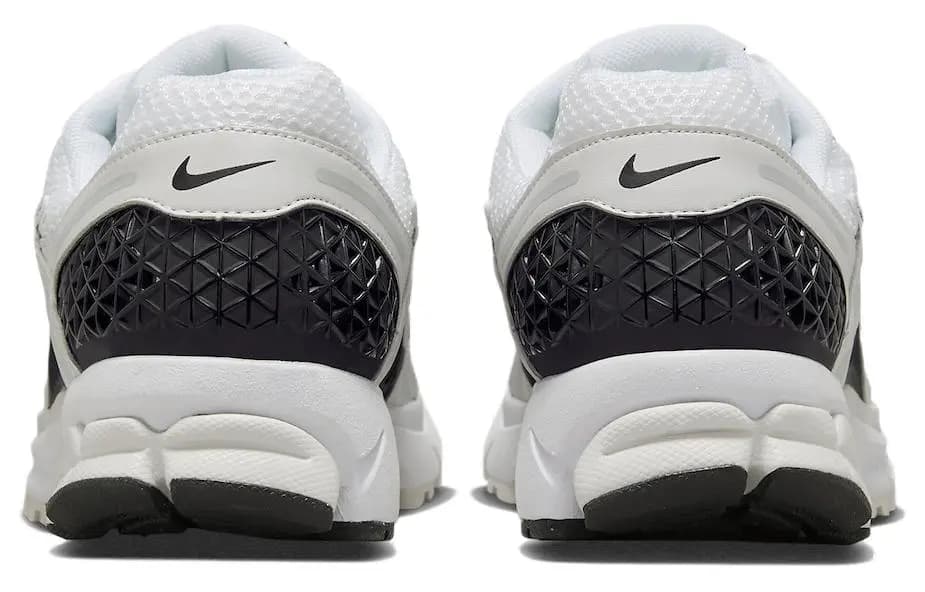 Nike Zoom Vomero 5 Ağ/Qara 4