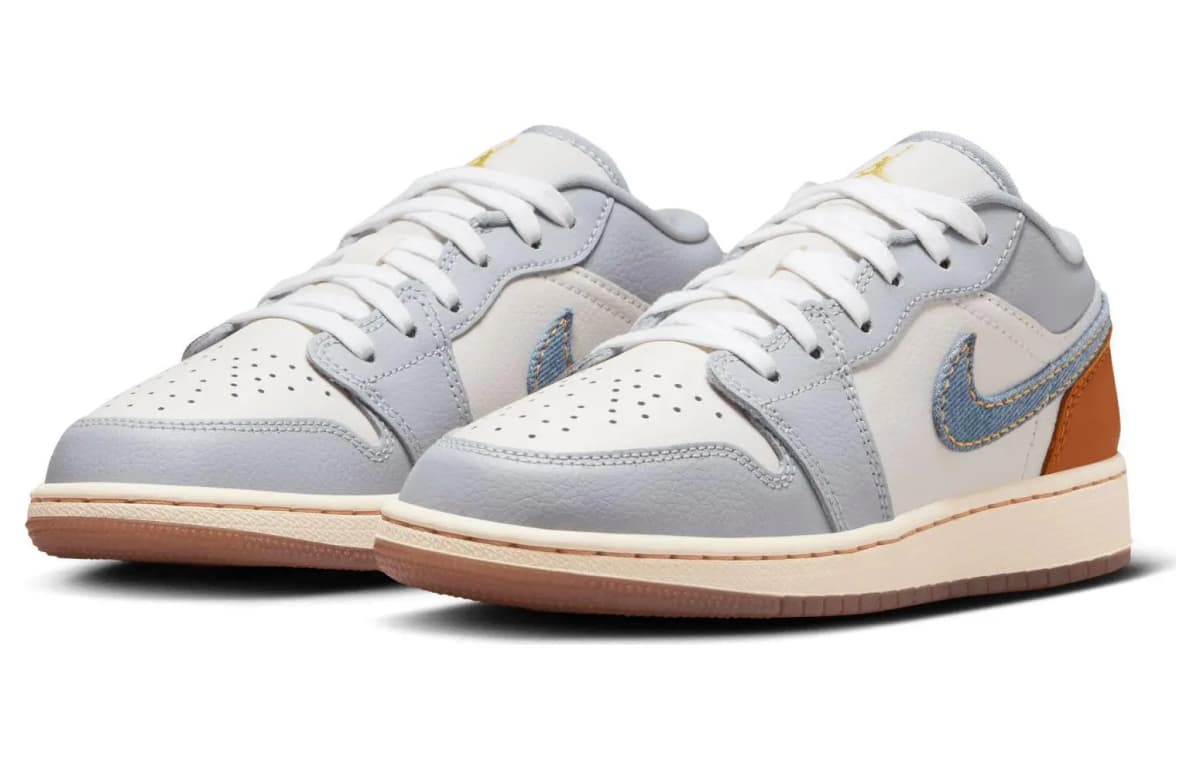 Jordan 1 Low Light Armory Blue GS 3