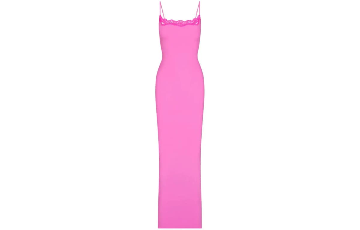 SKIMS FITS EVERYBODY LACE LONG SLIP DRESS Qadın Donu Taffy/Toffee