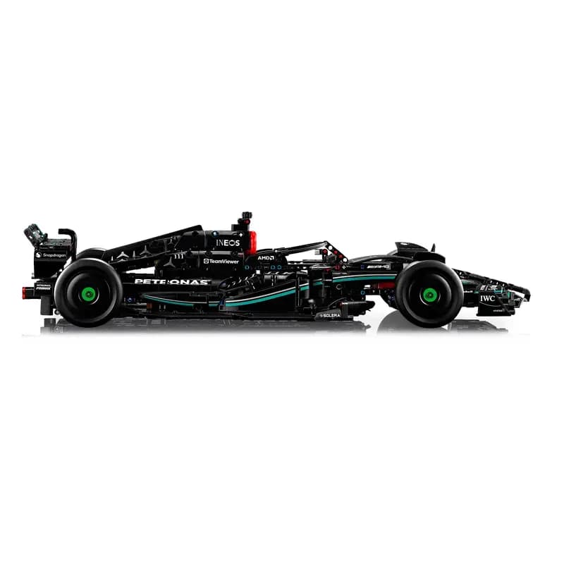 LEGO Mercedes-AMG F1 W14 E Performance 3