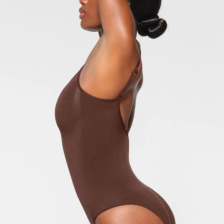SKIMS SEAMLESS SCULPT BRIEF Qadın Bodisi Cocoa 4