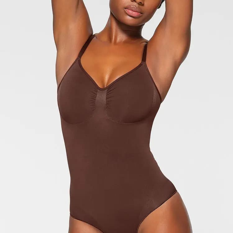 SKIMS SEAMLESS SCULPT BRIEF Qadın Bodisi Cocoa 2